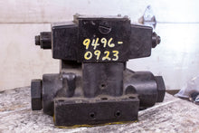 Load image into Gallery viewer, Parker D63W4C1Y 34 Directional Control Valve