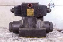 Load image into Gallery viewer, Parker D63W4C1Y 34 Directional Control Valve