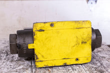 Load image into Gallery viewer, Parker D63W4C1Y 34 Directional Control Valve
