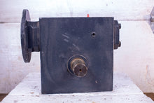 Load image into Gallery viewer, Hub City 0230-14799 30 to 1 ratio Right Angle Gearbox