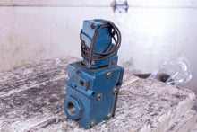 Load image into Gallery viewer, Mac 56C-13-110AA Valve