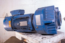 Load image into Gallery viewer, Sew-Eurodrive FA77/G DRN100L4/BE5HR 87.7354067205.0001.16.10 Gearmotor