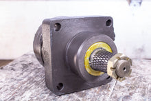 Load image into Gallery viewer, DYNAMIC Fluid Components BMER-2-200-WS-T4-S-R Hydraulic Wheel Motor