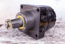 Load image into Gallery viewer, DYNAMIC Fluid Components BMER-2-200-WS-T4-S-R Hydraulic Wheel Motor