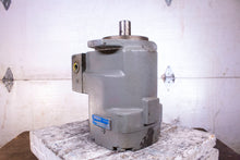 Load image into Gallery viewer, Oilgear PVWH34LSAYCNSN Oil Pump