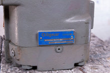 Load image into Gallery viewer, Oilgear PVWH34LSAYCNSN Oil Pump