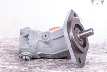 Load image into Gallery viewer, Rexroth R902205896 AA2FM10/61W-VPC530 Hydraulic Motor