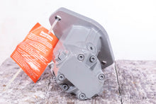 Load image into Gallery viewer, Rexroth R902205896 AA2FM10/61W-VPC530 Hydraulic Motor