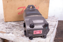 Load image into Gallery viewer, Danfoss Char-Lynn 104-1496-006 Hydraulic Motor