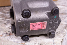 Load image into Gallery viewer, Danfoss Char-Lynn 104-1496-006 Hydraulic Motor