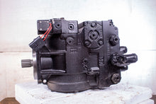 Load image into Gallery viewer, Danfoss 9622470 Hydraulic Pump 90-L-100-KP-1-NN-60-R-3-S1-E-03-GBA-38-38-24