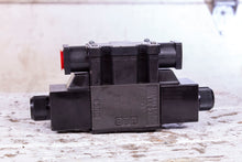 Load image into Gallery viewer, Parker Denison A4D0132090302C1W3028 Hydraulic Valve