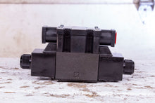 Load image into Gallery viewer, Parker Denison A4D0132090302C1W3028 Hydraulic Valve