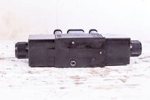 Load image into Gallery viewer, Parker Denison A4D0132090302C1W3028 Hydraulic Valve