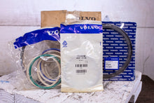 Load image into Gallery viewer, Volvo 11709832 Bucket Tilt Cylinder Seal Kit fits Volvo L90E