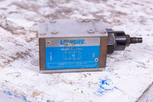 Load image into Gallery viewer, Vickers DGMFN-3-Y-B2W-41 Flow Control Valve