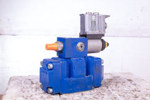 Load image into Gallery viewer, Rexroth R901275767 Pressure reducing valve