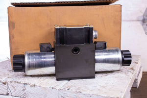 Parker D3W4CNYCS756 Hydraulic Valve