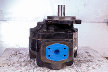 Load image into Gallery viewer, Hydreco 1910A3B1R Hydraulic Motor