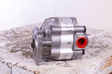 Load image into Gallery viewer, Parker D27X2905 HYDRAULIC GEAR PUMP