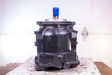 Load image into Gallery viewer, Vickers PVE21R 576737 Piston Pump