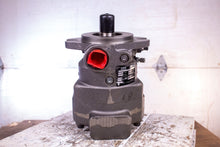 Load image into Gallery viewer, Parker PAVC65L4213 Hydraulic Piston Pump