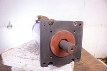 Load image into Gallery viewer, AB Allen-Bradley 122265 1326AB-C3E-11 Servo Motor