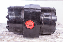 Load image into Gallery viewer, White 338198.104239-36 950600M8699AAAAA Flow Divider Motor Danfoss