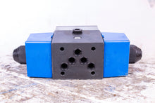 Load image into Gallery viewer, Vickers DG4S4LW-012N-B-60 02-119575 Directional Valve