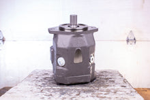 Load image into Gallery viewer, Rexroth R902443613 Axial piston variable pump G930940010010