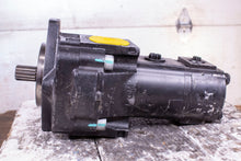 Load image into Gallery viewer, Cat 258-3520 Hydraulic Pump 31cc Gear Pump