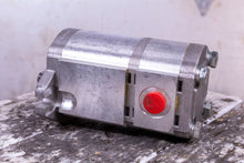 Load image into Gallery viewer, Cat 258-3521 Hydraulic Pump