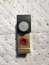 Load image into Gallery viewer, Vickers Eaton Valve  SV3-10-C-6T-24DG