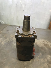Load image into Gallery viewer, Eaton Char-lynn 109-1110-006 Hydraulic Geroler Disc Valve Motor 1091110006