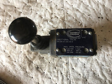 Load image into Gallery viewer, Continental Hydraulics Directional Valve VM12m-4F-GX-10-A used