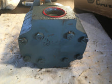 Load image into Gallery viewer, DELTA POWER CO. BI-DIRECTIONAL D41 HYDRAULIC PUMP