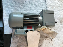 Load image into Gallery viewer, Indur 3 PH Asynchronous Electric Motor Gear Box US-362 b14/2 AF.63.S4.B657