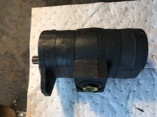 Load image into Gallery viewer, Sauer Danfoss Hydraulic Double Gear Pump for New Holland OEM 87020066
