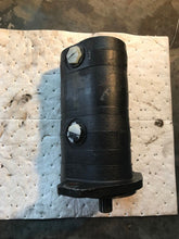 Load image into Gallery viewer, Hydraulic Double Gear Pump, High Flow, New Holland Sauer Danfoss 87551776