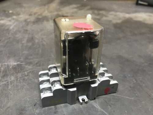 Potter & Brumfield KUP-14A45-120 bladed relay on 27e121 base