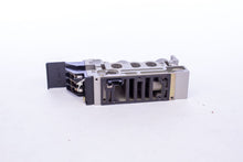 Load image into Gallery viewer, SMC MBF3610-03-1 MANIFOLD PLUG IN 3/8 NPT MBF3610031
