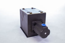 Load image into Gallery viewer, Parker D3A20DN 30 Hydraulic Valve