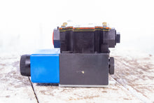 Load image into Gallery viewer, Vickers DG4V-3S-2A-M-FW-B5-60 Hydraulic Valve