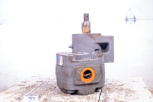 Load image into Gallery viewer, Commercial Intertech 302-9219-394 hydraulic Pump