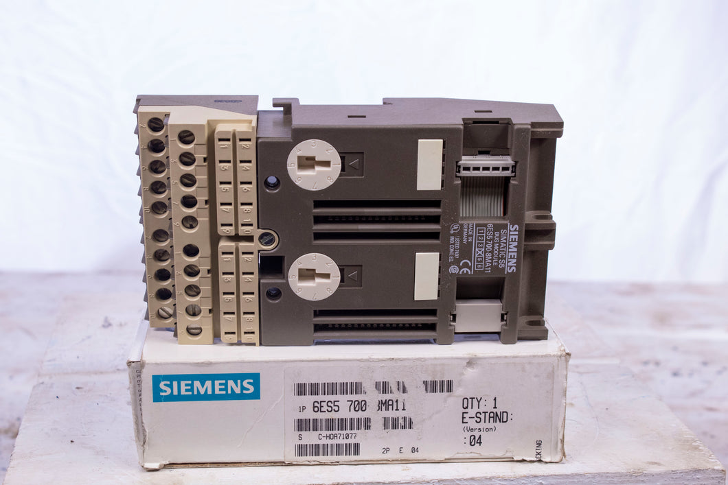 Siemens 6ES5 700-8MA11 Bus Module