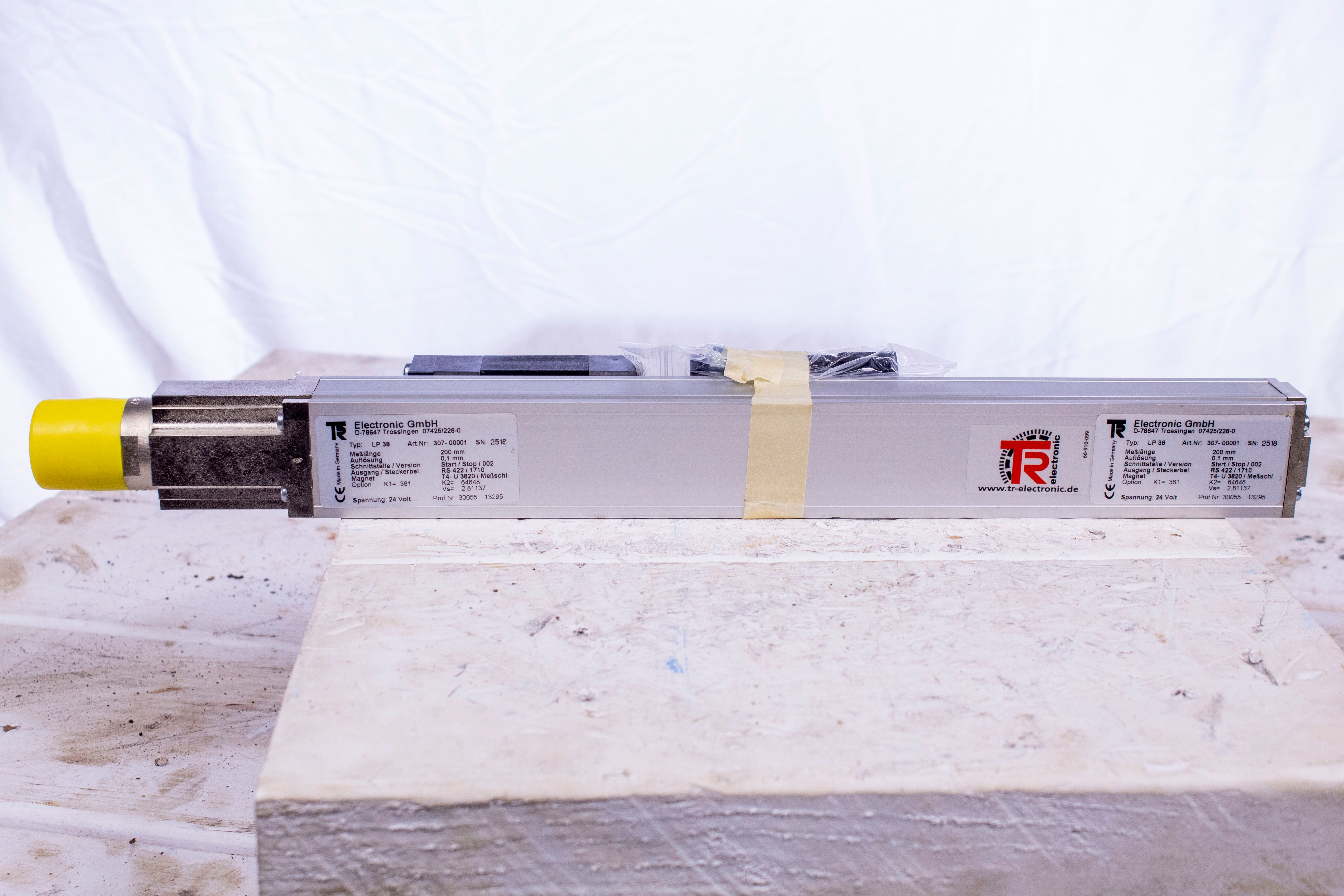 TR Electronic D-78647 LP38 307-00001 encoder and linear