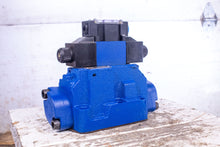 Load image into Gallery viewer, Rexroth R900902946 R901225767 Directional Spool Valve