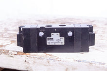 Load image into Gallery viewer, Parker B581000XXC Air Pilot Valve