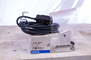 Omron E3S-AR61 Photoelectric Sensor, 2 m Retro-Reflective, 75 mm Dia Object