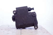 Load image into Gallery viewer, Sauer Danfoss 2210 156B 6022 Directional Control Valve